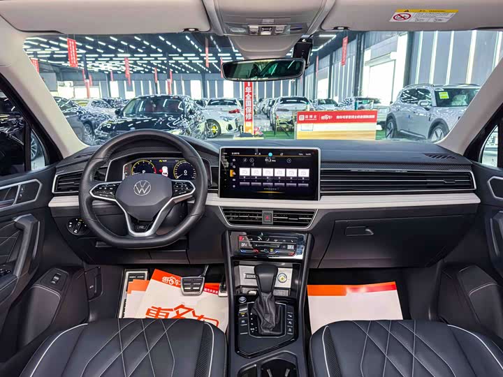 Фото 8 - Volkswagen Tiguan L Pro