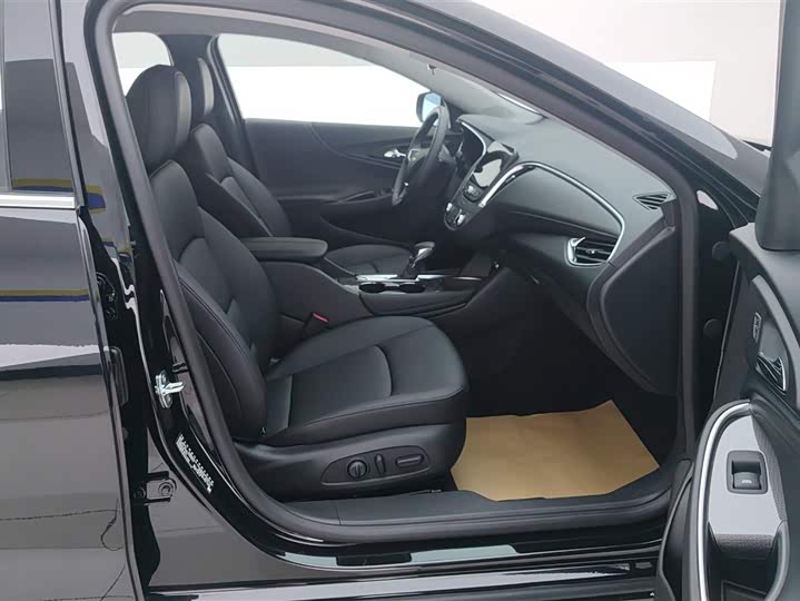 Фото 8 - Chevrolet Malibu XL