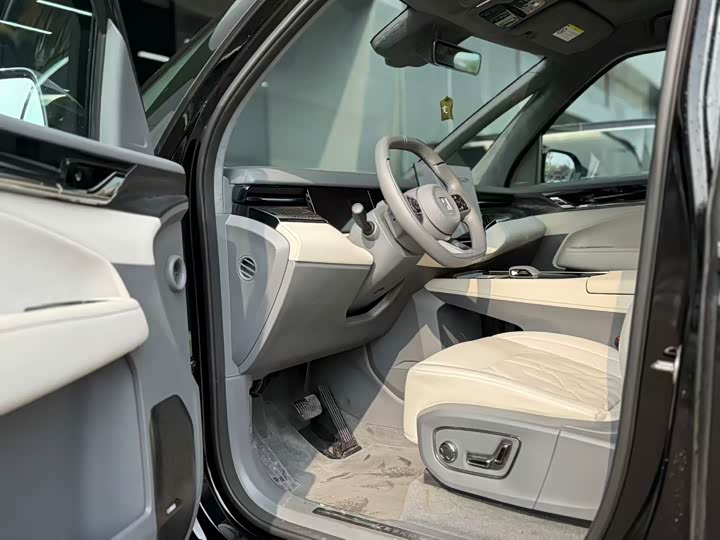 Фото 7 - Zeekr 009