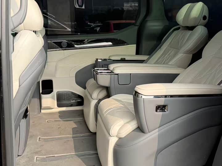 Фото 8 - Zeekr 009