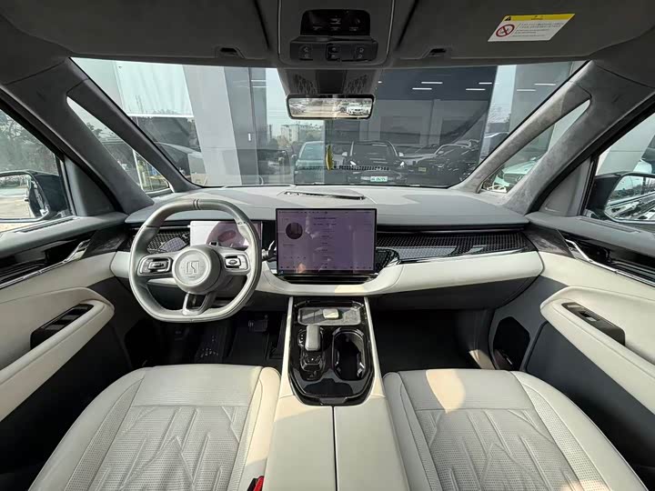 Фото 9 - Zeekr 009