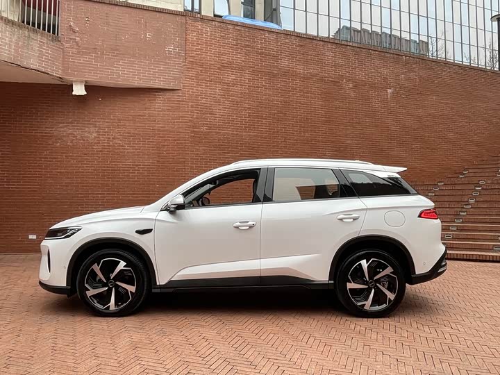 Фото 2 - BYD Sea Lion 05 DM-i Hybrid