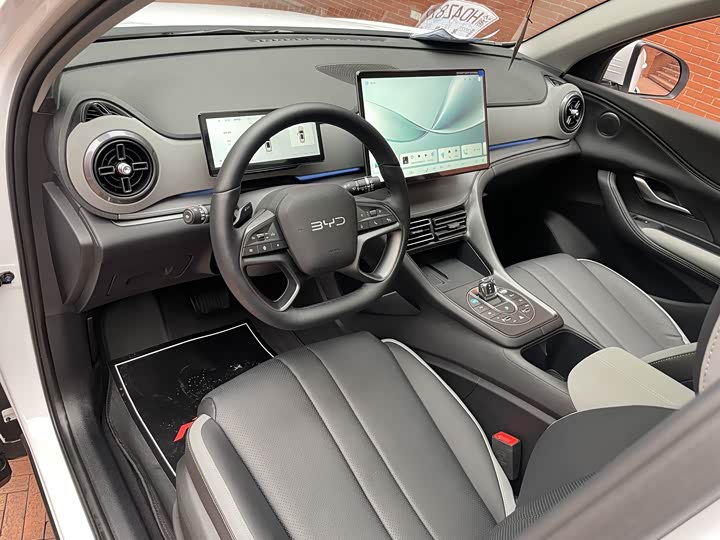 Фото 8 - BYD Sea Lion 05 DM-i Hybrid