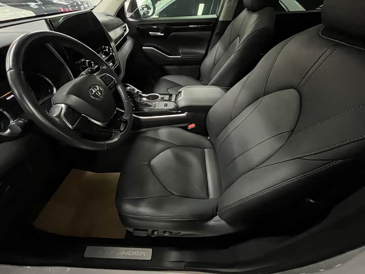 Фото 7 - Toyota Highlander