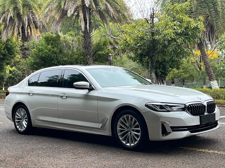 Фото 3 - BMW 5 Series