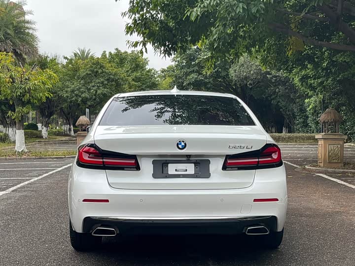 Фото 8 - BMW 5 Series