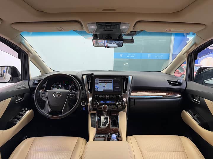 Фото 5 - Toyota Alphard