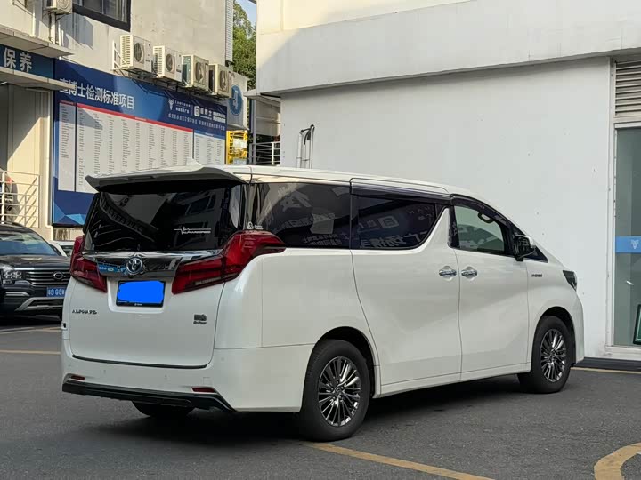 Фото 8 - Toyota Alphard