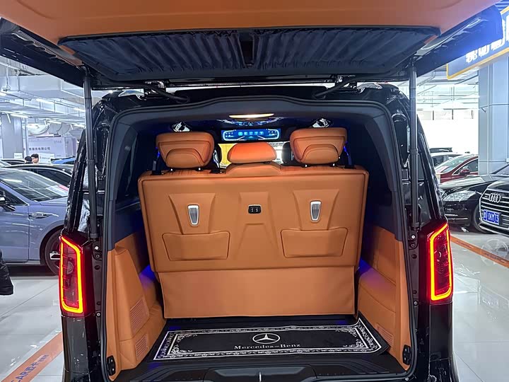 Фото 9 - Mercedes-Benz Vito