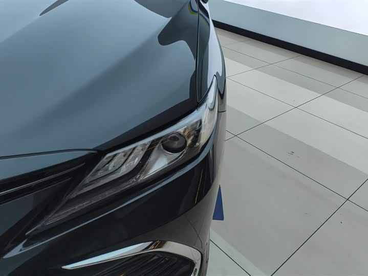 Фото 5 - Toyota Camry