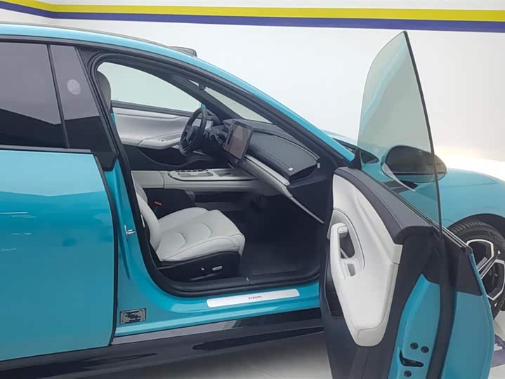 Фото 8 - Xiaomi SU7