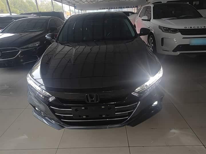 Фото 3 - Honda Accord