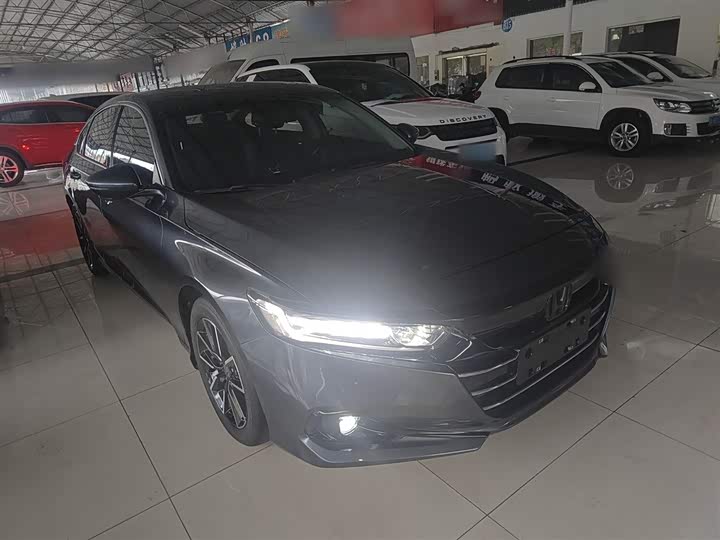 Фото 4 - Honda Accord