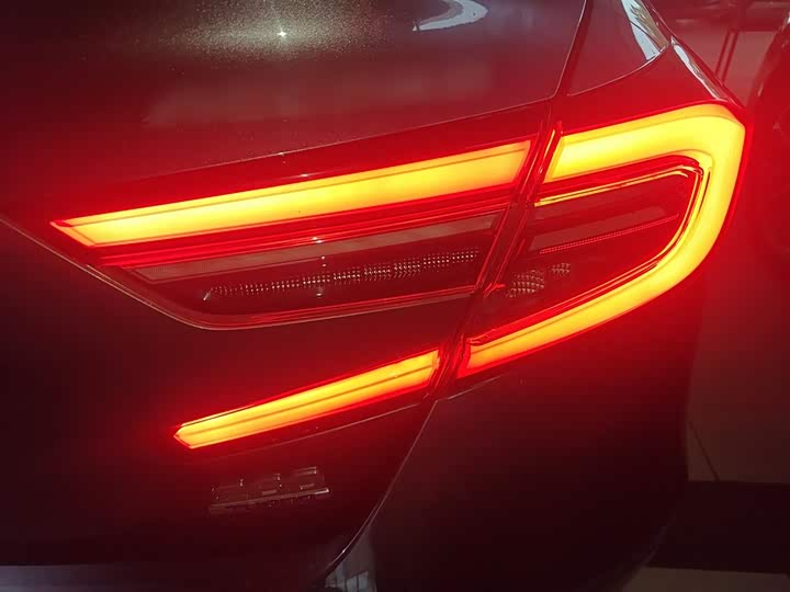 Фото 8 - Honda Accord