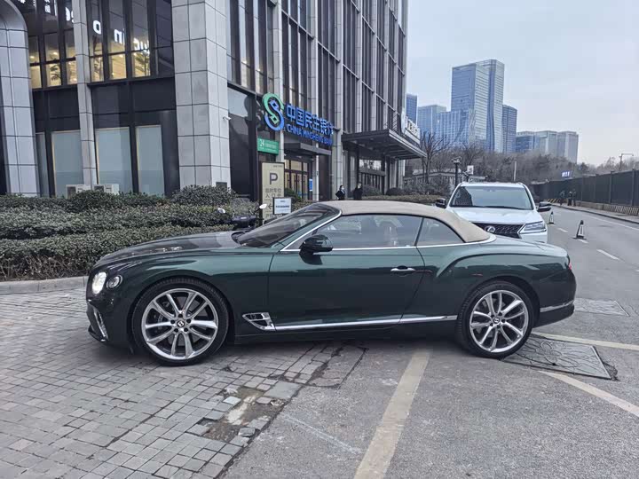 Фото 4 - Bentley Continental GT