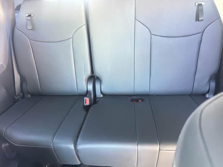 Фото 5 - Toyota Sienna