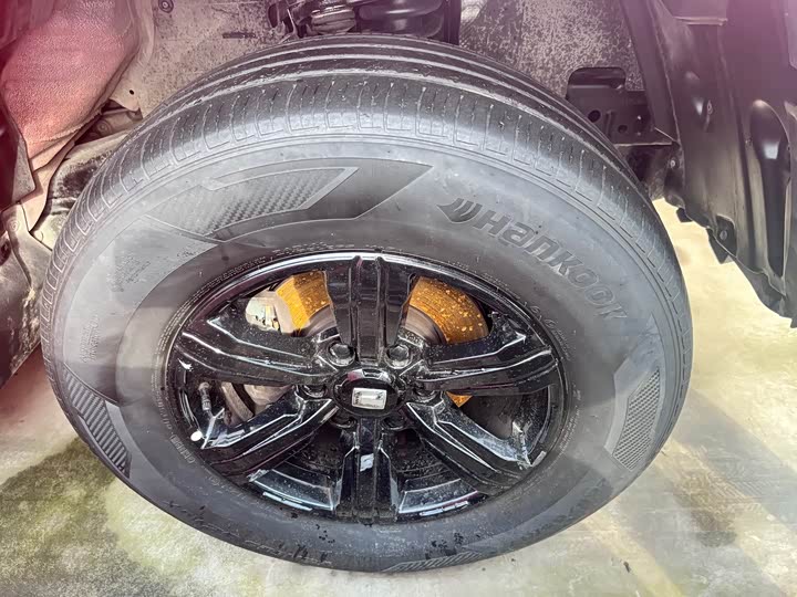 Фото 7 - Tank 300