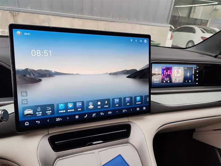 Фото 5 - Denza N7