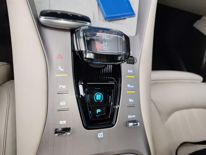 Фото 6 - Denza N7