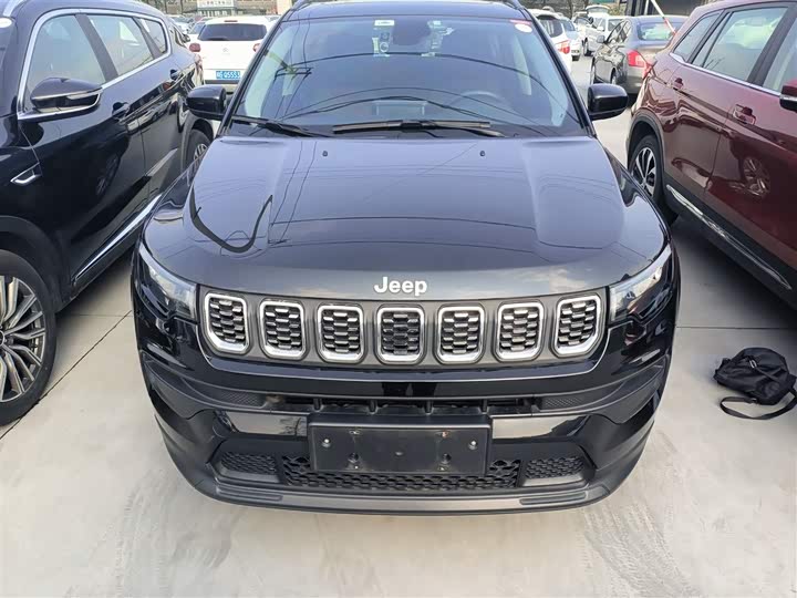 Фото 3 - Jeep Compass