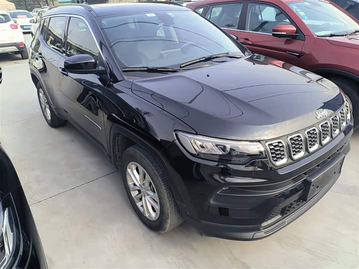 Фото 4 - Jeep Compass