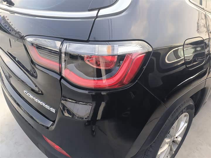 Фото 8 - Jeep Compass