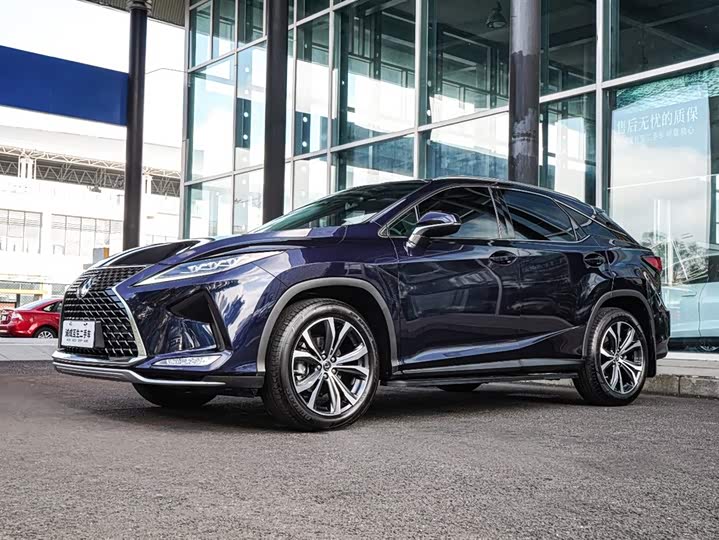 Фото 1 - Lexus RX