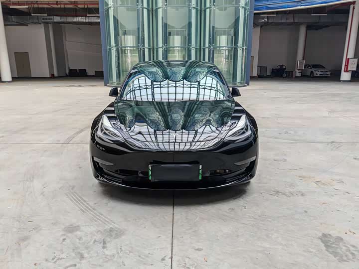 Фото 2 - Tesla Model 3