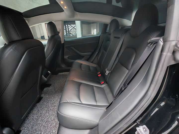 Фото 9 - Tesla Model 3