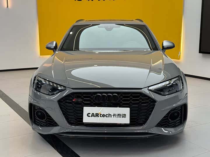 Фото 2 - Audi RS 4