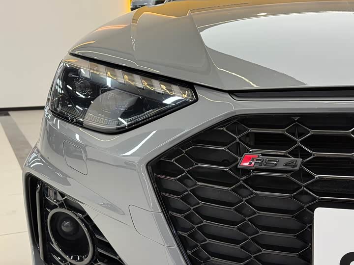 Фото 6 - Audi RS 4