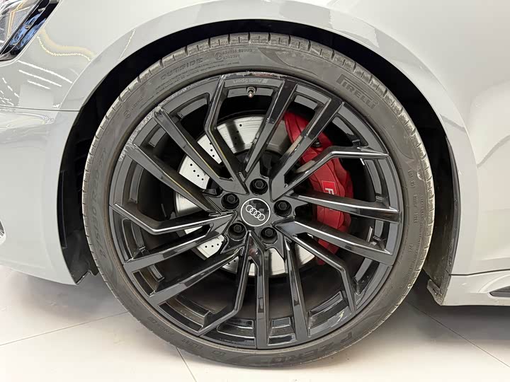 Фото 7 - Audi RS 4