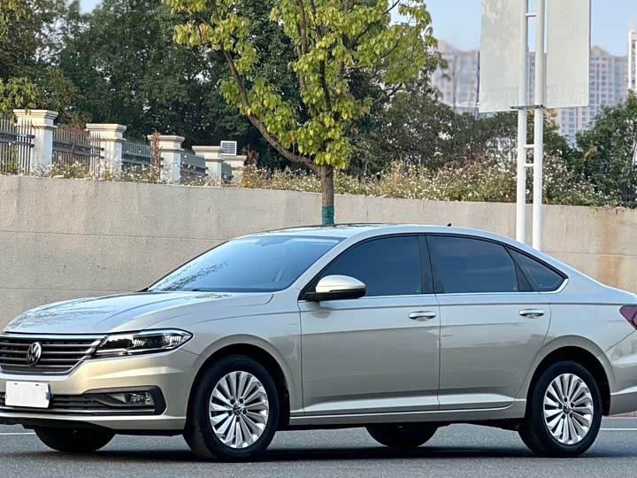 Фото 1 - Volkswagen Lavida