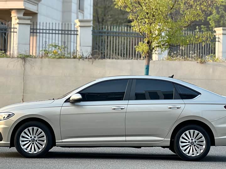 Фото 6 - Volkswagen Lavida