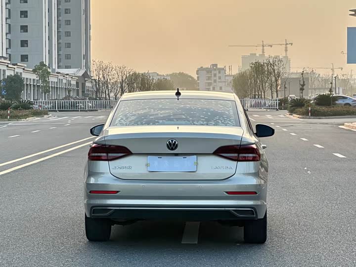 Фото 7 - Volkswagen Lavida