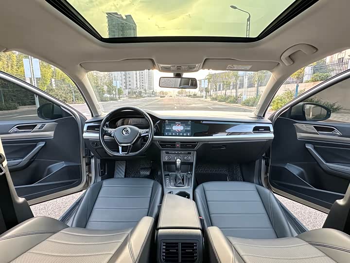 Фото 8 - Volkswagen Lavida