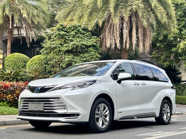 Фото 1 - Toyota Sienna