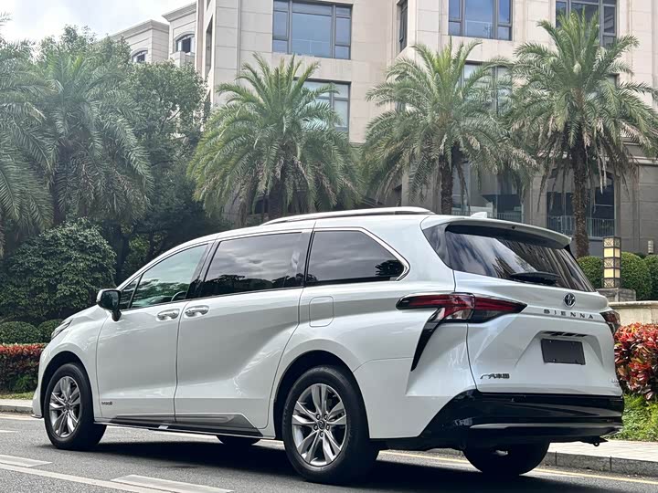 Фото 5 - Toyota Sienna