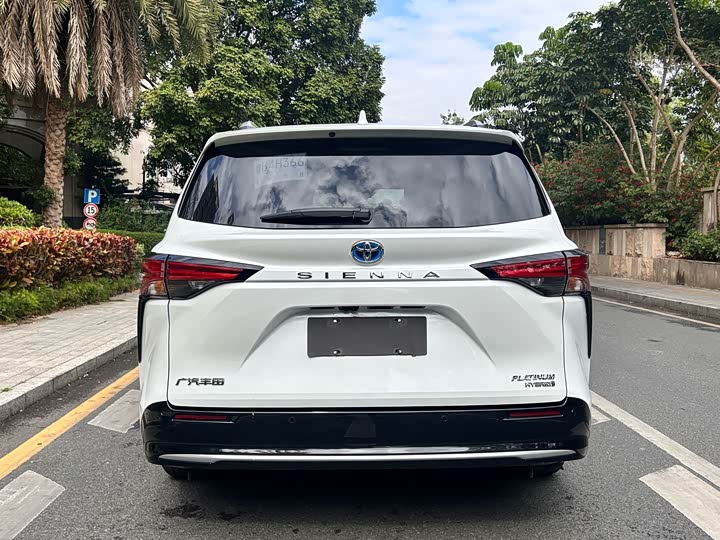 Фото 6 - Toyota Sienna