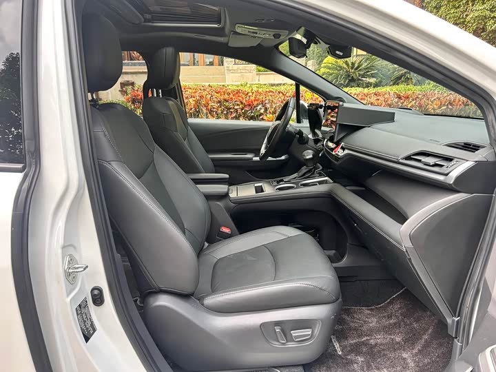 Фото 8 - Toyota Sienna