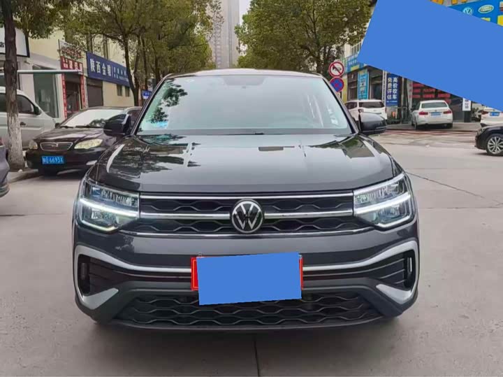 Фото 1 - Volkswagen Tharu