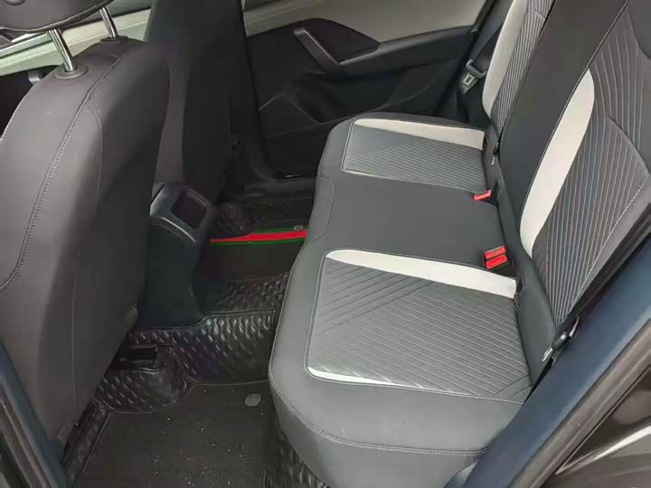 Фото 5 - Volkswagen Tharu