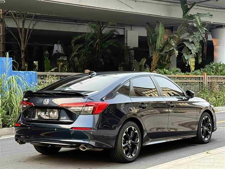 Фото 4 - Honda Civic