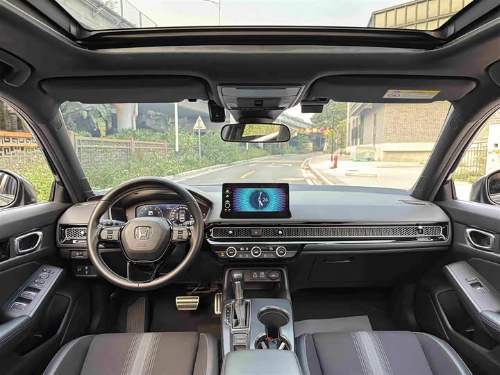 Фото 8 - Honda Civic