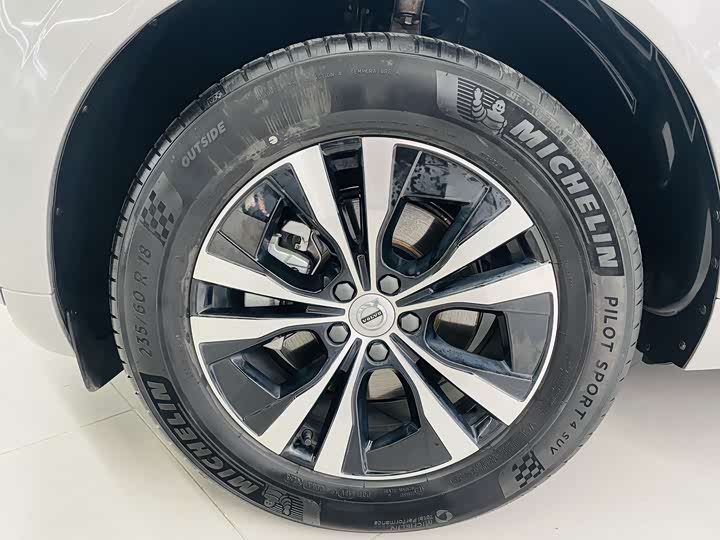 Фото 3 - Volvo XC60