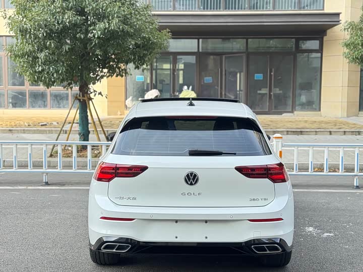 Фото 4 - Volkswagen Golf