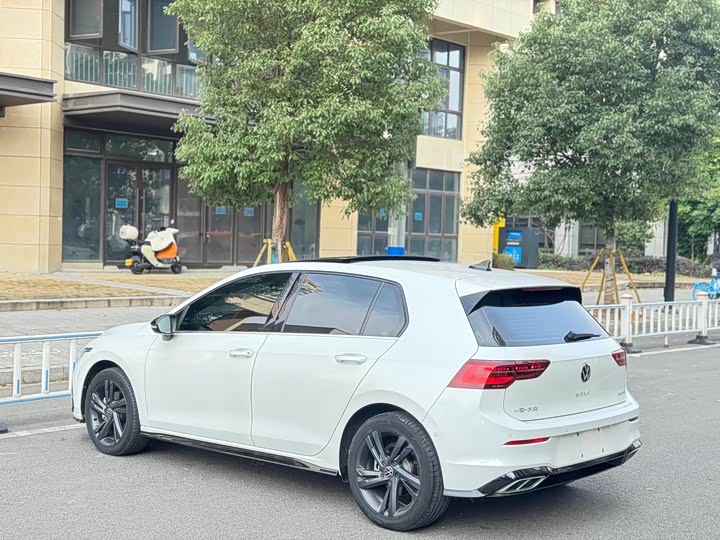 Фото 6 - Volkswagen Golf