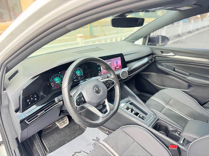 Фото 7 - Volkswagen Golf