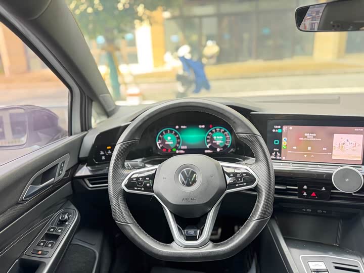 Фото 9 - Volkswagen Golf