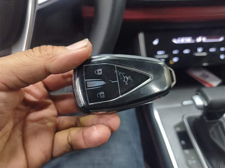 Фото 9 - Changan CS75